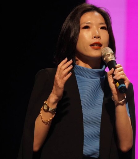 古魯上師帶領1500多人共振祈福 心潮音樂會為世界點亮希望之光