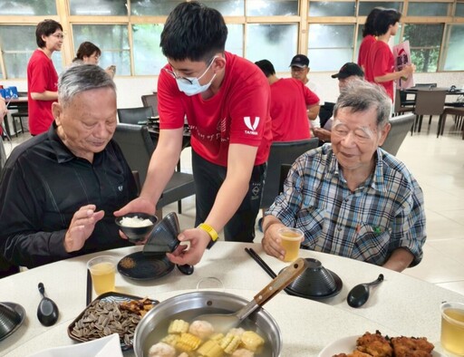 青銀共餐、耕食同樂! 六龜新開部落國際志工營 帶動農村新溫度