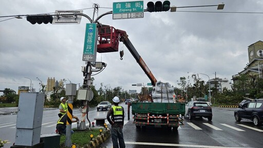 風災無情城市有愛 高雄出動425車助嘉南重建完成