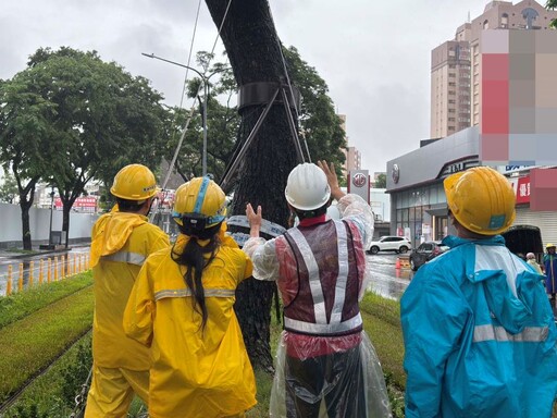 0729豪雨侵襲高雄 捷運局視察捷運輕軌防汛整備確保交通通暢