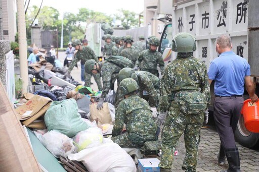 國軍馳援災區 翁章梁感謝弟兄挺身而出助善後