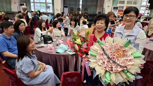 太保市讚頌36位溫暖榜樣 表揚模範父親與好人好事代表