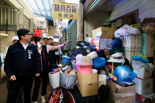 高雄防疫新科技！無人機巡屋頂 陳其邁督導傳統市場抗登革熱