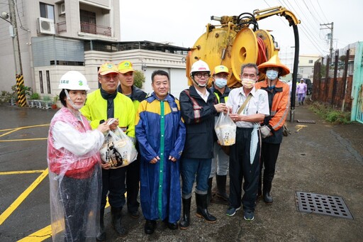 因應「楊柳颱風」來襲市長視察燕巢區海成抽水站防洪設施