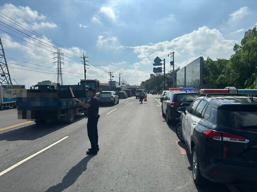 燕巢安招路貨車左碰撞機車 騎士受傷送醫