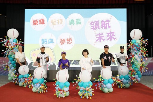 黃敏惠以「苦練決勝負人品定優劣」勉勵球員 李文傳獲終身成就獎