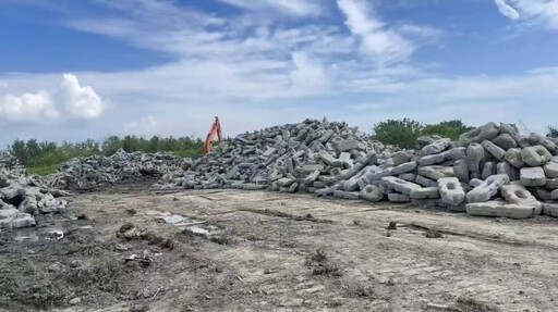 毀損光電板清運嚴重延滯 嘉縣環保局同意清運期限展延