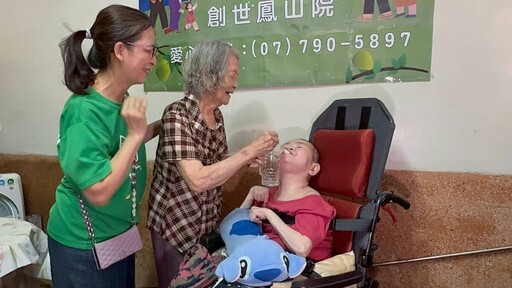 3公里路走了10年 植物人阿玲終於「回家」與84歲母親團圓