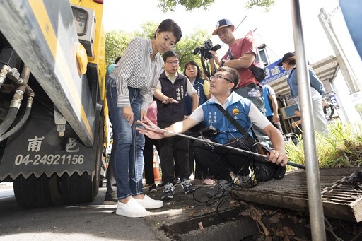 強化防汛整備 許淑華視察南投市道路排水清淤