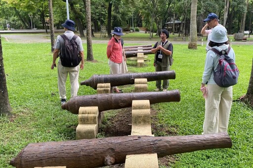 九華山地藏庵攜手辦聯誼 黃敏惠致贈感謝狀嘉市戶政、國防教育雙獲肯定