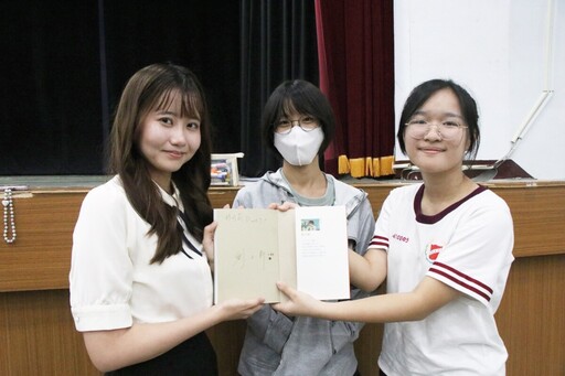 新銳怪物作家劉子新回嘉義女中母校分享新書