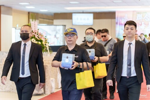 海之懷抱最終歸宿 高雄第三場聯合海葬溫馨送別