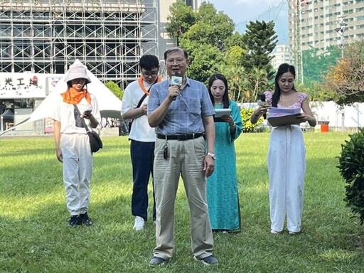 高雄勞工公園變身療癒草地舞台 外籍朋友野餐唱歌嗨翻午後