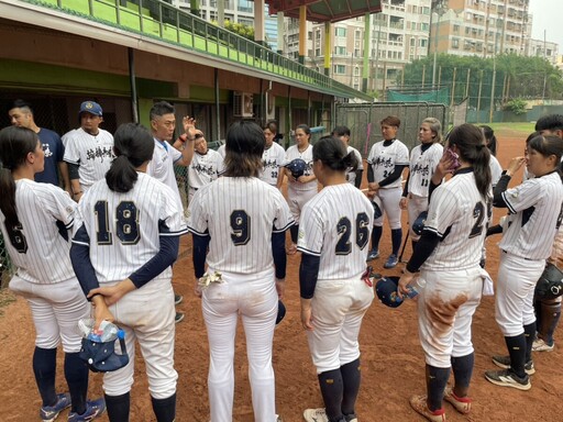 頂新和德力挺女子棒球 「接棒未來女棒」達成七連霸傳奇