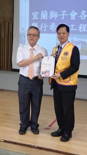 護理師缺嚴重 宜蘭區獅子會聯合捐款 響應聖母醫專希望工程
