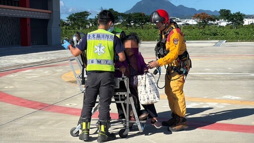 海端鄉霧鹿利稻道路坍塌 衛生局緊急醫療後送及藥品補給