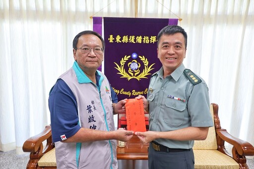 東河鄉秋節敬軍 感謝官兵守護家園