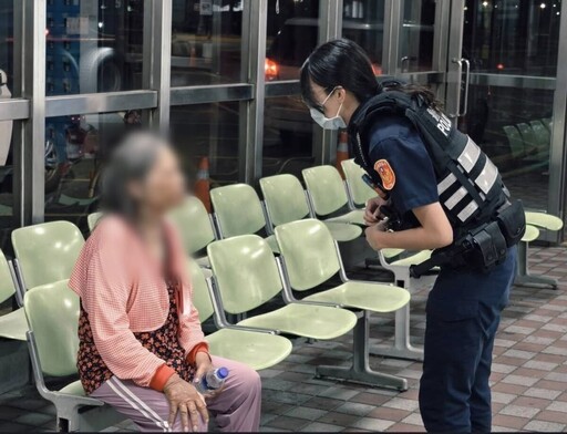深夜徘徊危險路段 老婦走失臺西警即時救援