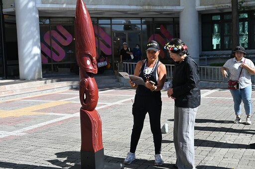 星空羅盤雕刻柱Pou Haere贈臺東！南島航海文化連結擴散世界推廣航海文化