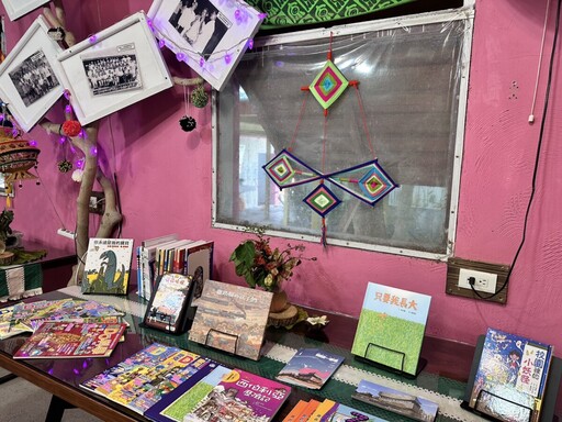 用書香陪伴孩子成長 桃市圖「有愛的圖書館」分享3,000冊童書至花蓮小學