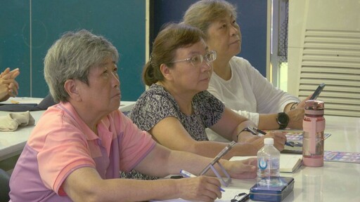 阿公阿嬤變身手機攝影達人 鳳信「樂齡學習趣」影像創作營開課啦！