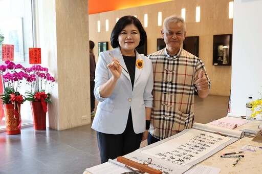 陳玄茂水墨對話山海 北港文化中心展演玄境墨韻