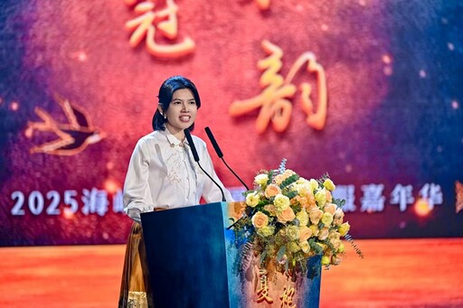 華夏衣冠承古韻兩岸同袍共此時 廈門漢服嘉年華跨越海峽文化盛宴