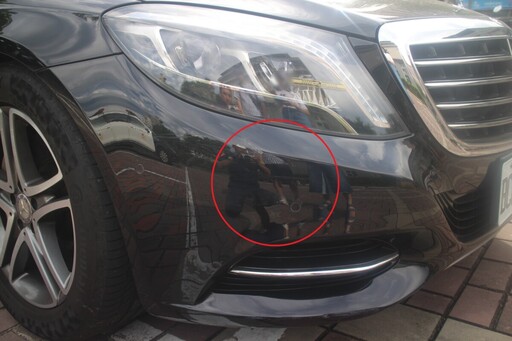 撞出凹痕還想神隱？賓士駕駛被鏡頭君抓包