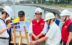 陳其邁視察永安北溝排水 強化防颱整備確保排水暢通