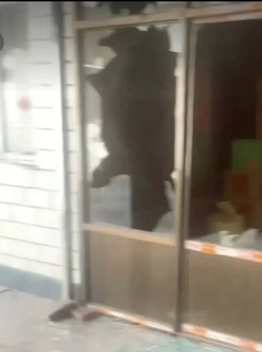 從摔狗糾紛到闖宅反被殺，正當防衛邊界何在？／羅登廉