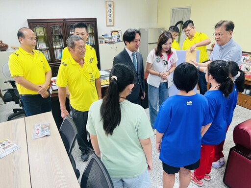 李雨庭陪同見證37份希望!林園扶輪社助學活動 孩子手寫卡片暖哭全場