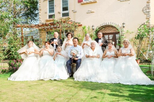 東石蔦松社區辦圓夢婚紗日 長輩重溫人生重要時刻