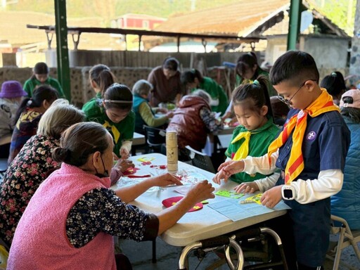 女童軍歲末敬老關懷活動體驗營 南投溫情登場