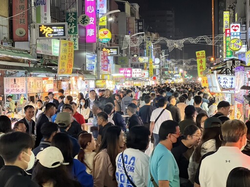 演唱會經濟大爆發!六合夜市生意翻倍 攤商忙到清晨5點直呼「太有感」