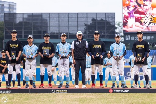 宜蘭之光！六年磨一劍 羅工棒球隊以黑馬之姿勇奪隊史首座黑豹旗亞軍