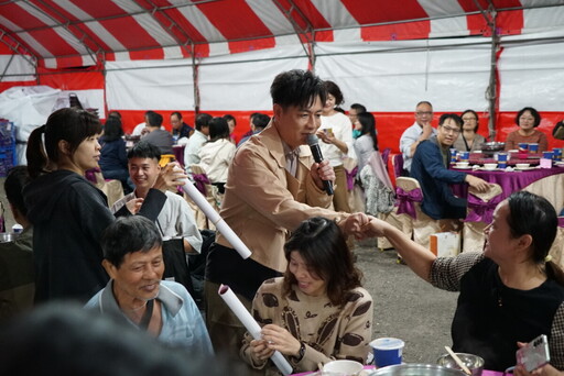 鹿港「鹿溪宴」千人齊享鹿港在地美食 現場氣氛熱烈