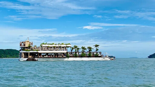 全球唯一漂浮海灘俱樂部在泰國！環景看夕陽
