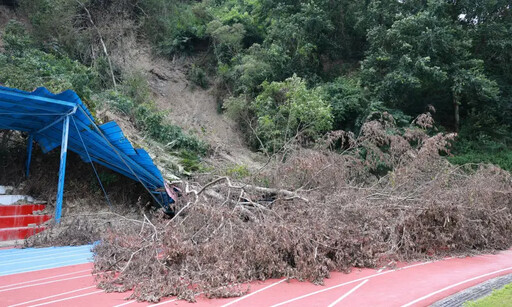 水里國中操場駁坎崩落 政院要求速復工根治