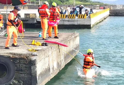 海巡署南部分署辦海巡消防聯合救生救難演練