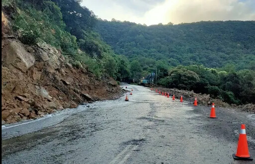 台2甲線八煙路段解除管制 明凌晨修復路面