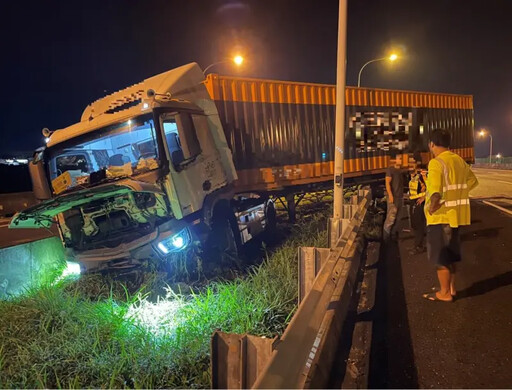 國道大型車禍 65%肇事原因是分心+疲勞駕駛