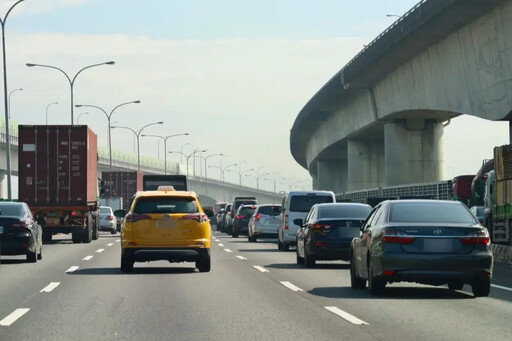 春節國道免收費限這5天 估初三車流最大量