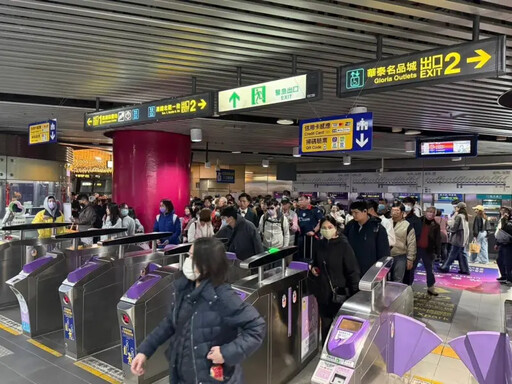 台灣燈會周六塞爆 機捷今提前加開疏運