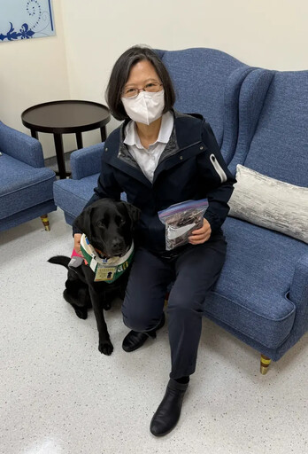 全台首隻駐點醫院 輔助治療犬歐巴要退休了