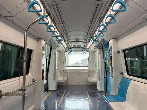 三鶯捷運”跑車”中!出站即達美術館