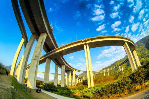 16樓高最美公路再傳2墜橋!高公局加防護網