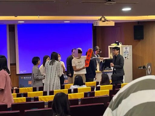 葉丙成演場會上提問!「中央戰神」還原現場