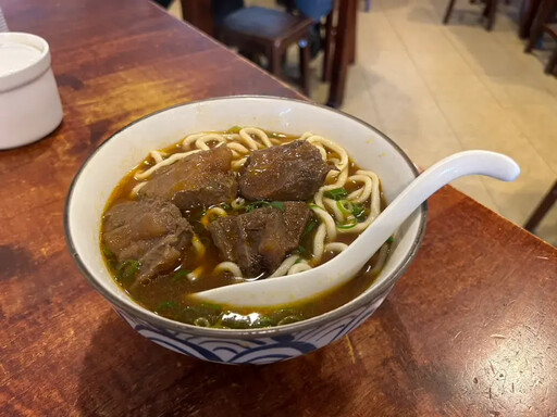 盤點黃仁勳內科愛店 「牛耳牛肉麵」3必吃