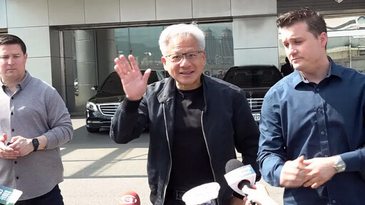 黃仁勳結束訪台行程 今早近9點抵機場離台