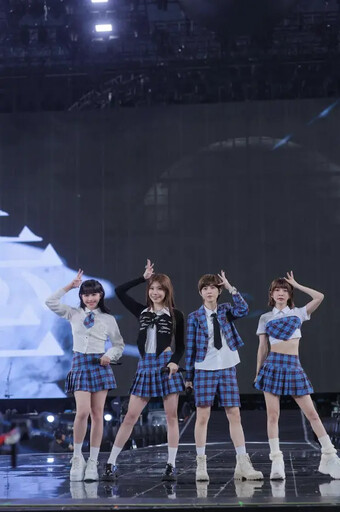 唱這1曲全場噴淚 五月天陪歌迷悼念「他」